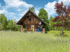 Beautiful holiday home with a natural stream